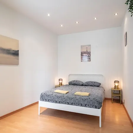 Appartement Large Authentic *