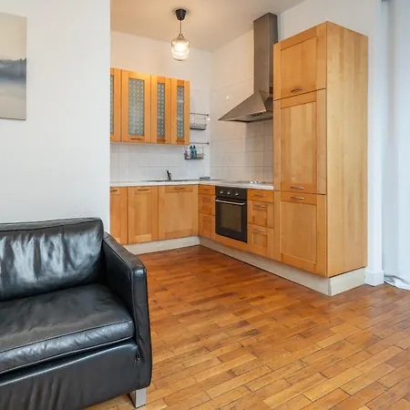 Large Authentic Apartment *