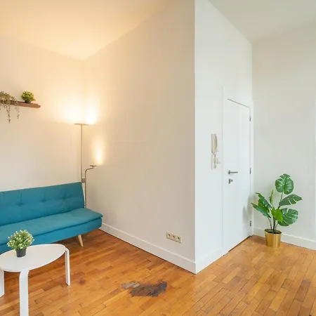 Large Authentic Apartment *