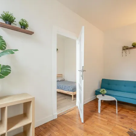 Large Authentic Apartment *
